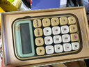 得力(deli)黄油小熊机械按键计算器 桌面/手持时尚圆点按键计算器 办公用品 NS043-B绿色 实拍图