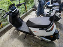 永久电动摩托车2025新款72V黑金石墨烯长续航NFC智能两轮电摩电动车 白色/1200W/前碟后鼓 72V23A-全新黑金石墨烯-整车发货 实拍图