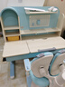 坐得正 儿童学习桌椅套装实木书桌学生学习桌可升降写字桌子作业桌课桌 1.2m带陪读柜+小熊三背椅蓝 纠姿版 实拍图
