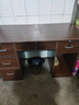 甘慕实木办公桌办公室职员电脑桌财务工位双人位桌椅组合简易书桌子 实木【五抽一柜】胡桃色120*60 单桌 实拍图