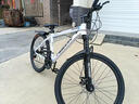 飞鸽（FLYING PIGEON）山地自行车成人男女变速山地车青少年中小学生车越野户外骑行单车 【铝合金】G8002代-辐条轮-白色 26寸轮组（适合160-180cm） 21速入门版 实拍图
