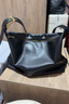 UR女士包包2025新款牛皮托特包大容量斜挎包通勤轻奢简约风单肩包 黑色/F 实拍图