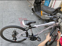 EG7山地自行车成人学生变速越野单车双减震赛车26寸青少年男女 辐条【加厚车轮-加厚车架】黑白 26寸24速【适合：160-180CM】 实拍图