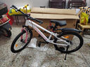 凤凰山地自行车男女变速山地车碟刹青少年儿童自行车学生单车 星际 粉白【单速+辐条轮】 22寸【适合130-170cm】 实拍图