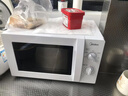 美的（Midea）快捷微波炉 家用小型 360°转盘加热 旋钮操控 易洁内胆（M1-L213B） 实拍图