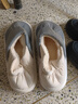 利达妮（TZLDN）防水全包棉拖鞋男士秋冬居家居防滑保暖包跟羽绒棉鞋女毛拖鞋冬季 灰色【收藏加购，优先发货】 44-45 【适合43-44】 实拍图