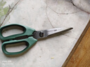 得力（deli）食品级厨房剪刀 可夹核桃 多功能家用不锈钢剪骨剪子 鸡骨剪 绿 TJ21 实拍图