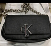 Calvin Klein时尚单肩包礼物链条包包金属字母旋扣翻盖CK女包斜挎马鞍包DH3240 实拍图