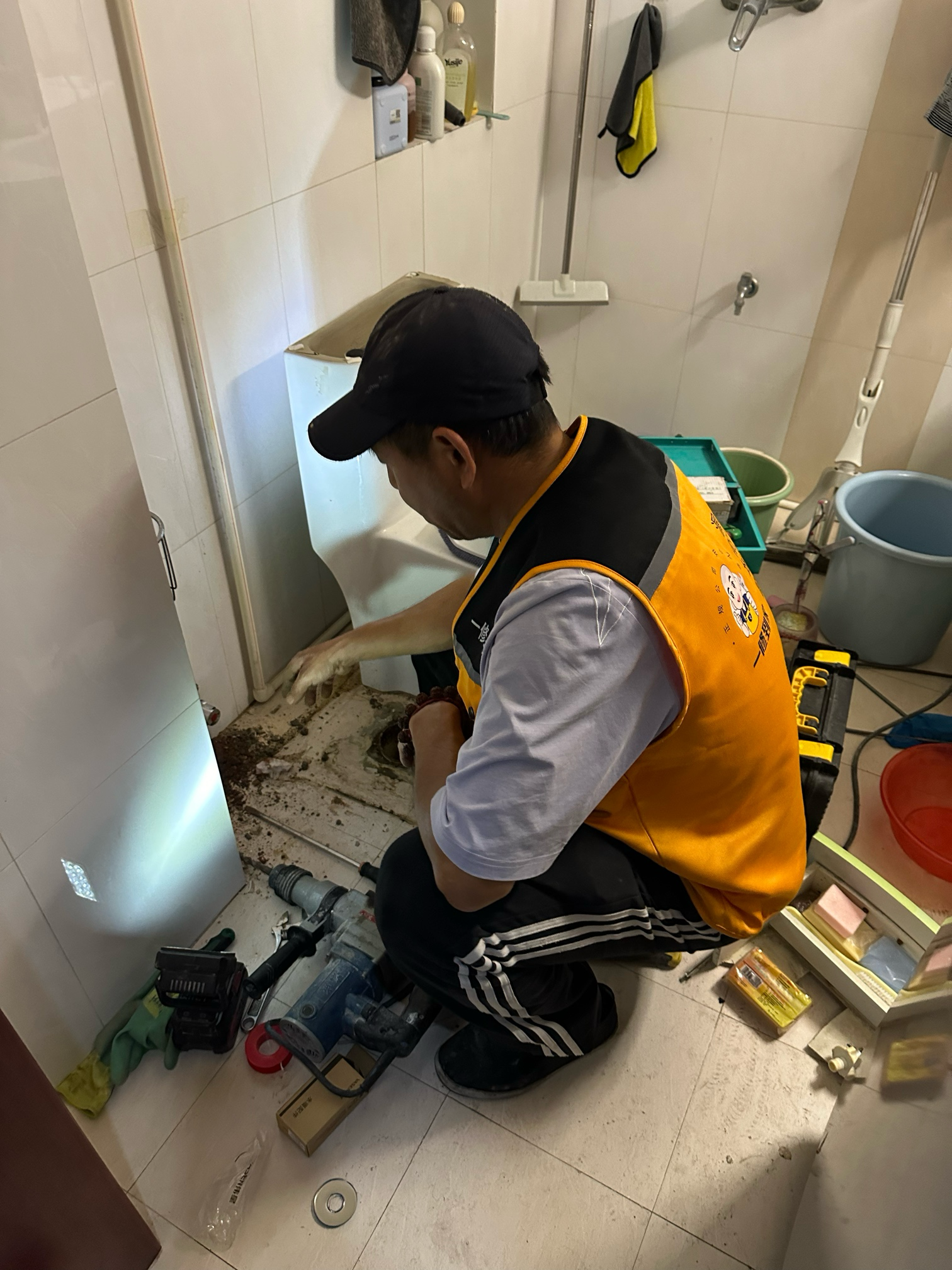 沈阳漏水检测维修 卫生间厨房漏水 房屋室内查漏水精准定位漏水点 沈阳 漏水检测精准定位 实拍图