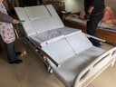 冠奇电动护理床老人家用多功能瘫痪病床全自动智能医用床大小便翻身床 GQ-A221手电两用【整体翻身】【防侧滑防下滑】 实拍图