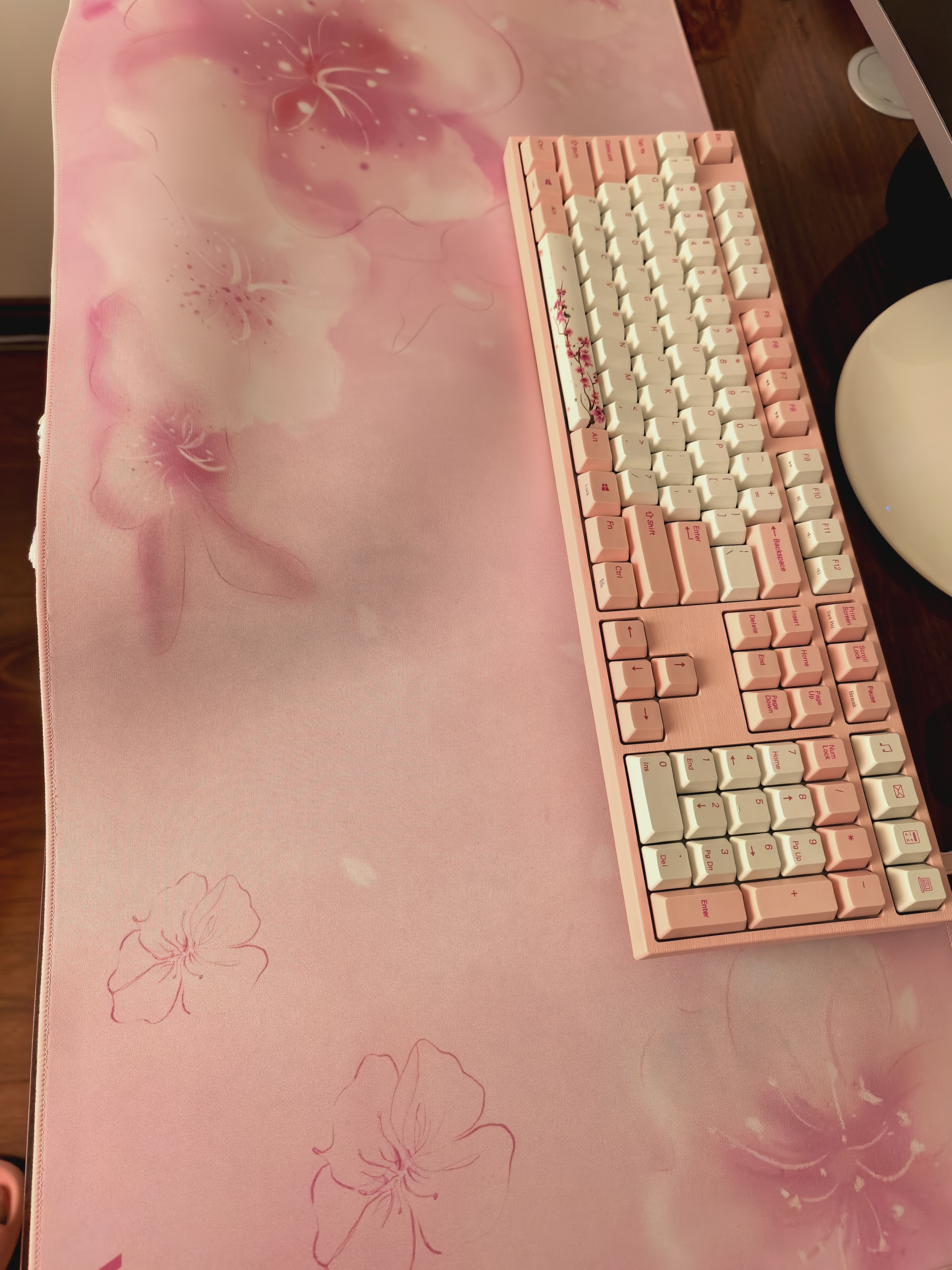 阿米洛（Varmilo） 阿米洛鼠标垫 大桌垫 桌垫办公 大鼠标垫 键盘垫 樱花900*400*3mm 实拍图