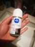 妮维雅（NIVEA）抑汗香体止汗露腋下干爽滚珠黑白出众爽身走珠液50ml 实拍图