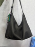 裘真【明星同款】植鞣胎牛皮腋下经典hobo包通勤真皮女包 黑色-大号(胎牛皮版) 小包/大包 实拍图