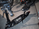 绿源【向往的生活推荐品牌】电动滑板车锂电池便携可折叠电动车成人两轮代步车迷你电动车 48V/210-230里/1000W/智能AI/超轻铝合金 实拍图