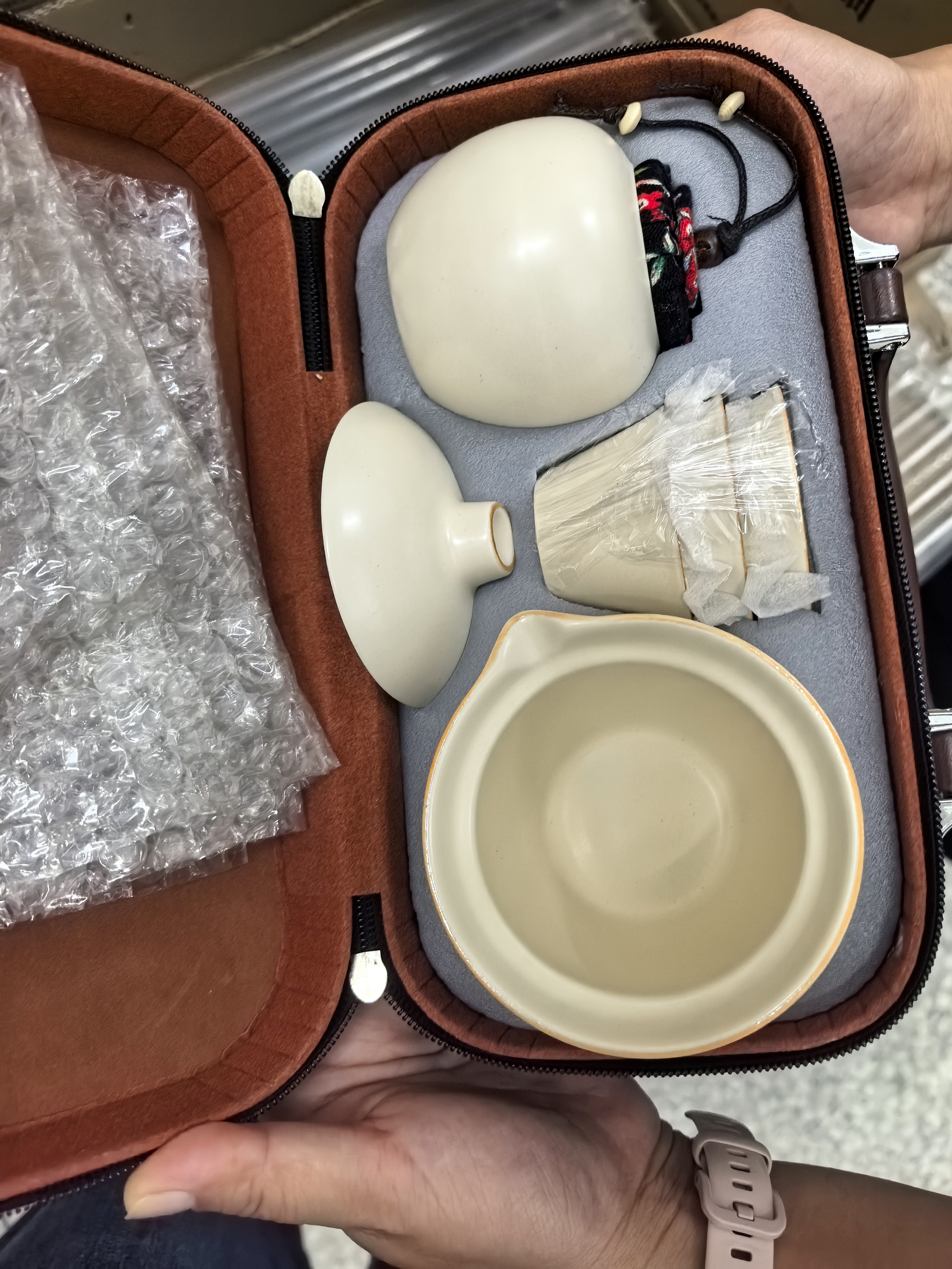 汝窑旅行茶具便携式一人陶瓷快客杯一壶三杯户外露营手抓功夫茶壶 天青一壶3杯+茶叶罐+手提包 实拍图