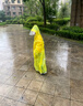 牧萌儿童雨衣带书包位男女童全身防水学生上学轻便TPU雨披 黄果冻 5XL 实拍图