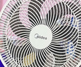 美的（Midea）【超级单品】七叶轻音立式电风扇家用柔风落地扇台式桌面小型风扇大风量节能摇头宿舍电扇 SAF30AB 实拍图
