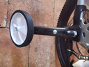 凌云鹤自行车辅助轮儿童成人通用变速山地车侧轮平衡小轮16/18/20/22寸 变速车黑色辅助轮一套 【可调节高度，安装简便】 实拍图