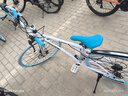 TORUI死飞自行车成年人学生上下班代步车双碟刹减震变速越野公路赛车 30高刀-白蓝色+骑行大礼包 26寸24速 实拍图