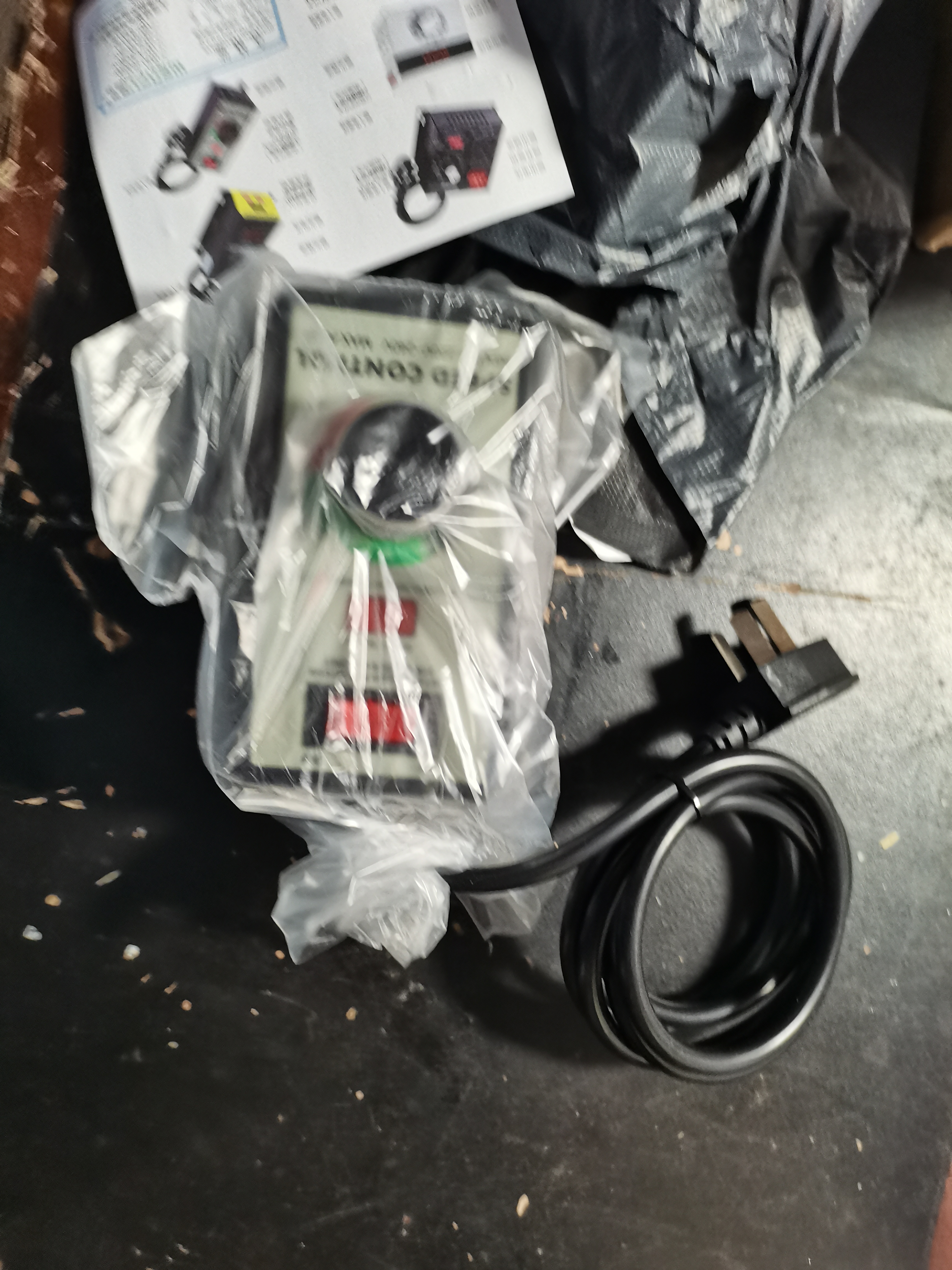 CHLVFU220V角磨机调速器速度控制器手电钻抛光机风机无级变速调速开关 WF-830A 国标款 实拍图