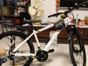 永久山地车自行车成人男女学生变速铝合金油碟公路自行车越野减震单车 珍珠白【钢架 线碟刹】减震+礼包 26寸24速【升级款155-185cm】 实拍图