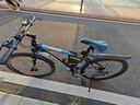 金武端自行车成人山地车公路赛车单车骑行变速超轻越野中学生初中青少年 顶配版-辐条轮-黑蓝色 26寸24速 实拍图