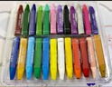 得力（deli）24色学生三角杆顺滑丝滑油画棒儿童蜡笔绘画笔涂鸦易握(内含5张填色卡) 实拍图