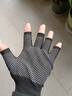 【已售10万 】手套骑行骑自行车半指防滑快递外卖钓鱼男女可触屏 漏五指手套2双【黑色】 均码 实拍图