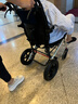 凯莱宝轮椅折叠老人超轻便旅行便携式手动铝合金手推车可上飞机残疾康复 16人体工学座椅【无卡扣折叠可立+拉杆+弹簧】ZT 实拍图