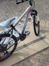 EG7山地自行车成人学生变速越野单车双减震赛车26寸青少年男女 辐条【升级减震 超强承重】炫彩 26寸24速【适合：160-180CM】 实拍图