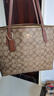 蔻驰（COACH）【品牌直供】女士中号托特包单肩手提包卡其色拼棕色4455 实拍图
