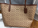 蔻驰（COACH）【品牌直供】女士CITY33经典标志大号托特包单肩包棕色拼色CV976 实拍图