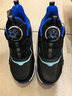 安踏儿童运动鞋男女童跑步鞋秋冬季网革旋钮扣犟弹科技学生赤焰跑鞋 【男革面】黑/蓝/绿5523N-2 36 脚长约23cm 实拍图