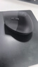 罗技（Logitech）Lift人体工学蓝牙鼠标 无线静音垂直办公鼠标 带Logi Bolt接收器 商用版 灰色 实拍图