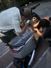 永久电动摩托车2025新款72V黑金石墨烯长续航NFC智能两轮电摩电动车 灰色/1800W/双碟刹 60V23A-全新黑金石墨烯-整车发货 实拍图