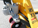 诺力（NOBLELIFT） 5吨叉车手动液压车3吨2吨2.5吨搬运车地牛油压板车升降车油压车 重型AC2.5吨/叉宽685叉长1220白轮 实拍图