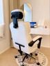 懋仪电竞椅家用舒适久坐电脑椅沙发椅子女生游戏转椅主播升降办公座椅 【赛车皮】白色粉边+可移动头枕+脚踏+加厚填充 120-155度(含) 钢制脚 联动扶手 实拍图