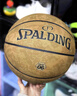 斯伯丁SPALDING斯伯丁飞行员06室内室外吸湿7号成人PU篮球77-739Y 实拍图