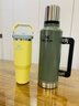 STANLEY 保温壶304不锈钢大容量便携不锈钢户外运动露营登山野营车载 锤纹绿（折叠手柄）1.9L 实拍图