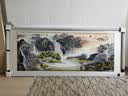 六画流水生财山水画靠山图客厅装饰画国画办公室风景挂画书房茶室壁画 旭日东升A4 70*190cm宣纸锦绫+有机玻璃+胡桃色实木框（热卖款） 实拍图