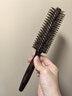 褚铁匠（smithchu）发廊专业卷发梳子猪鬃毛内扣蓬松梳子吹头发长直发大波浪造型滚梳 斜纹款梳齿 中号  直径22+鬃毛长11+尼龙齿15 实拍图