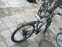 EG7山地自行车成人学生变速越野单车双减震赛车26寸青少年男女 辐条【加厚防滑轮-更安全】黑白 26寸21速【适合：160-180CM】 实拍图