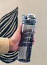 乐扣乐扣（LOCK&LOCK）人鱼线塑料运动水杯夏天便携水壶带刻度提手男女水杯子700ML灰色 实拍图