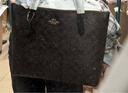 蔻驰（COACH）【品牌直供】女士大号大容量单肩手提托特包胡桃木拼黑色CBT20 实拍图