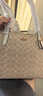 蔻驰（COACH）【品牌直供】女士大号大容量单肩手提托特包沙黄拼粉笔白色CBT20 实拍图