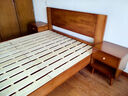 沃尔福 【现货闪发】床 橡胶木实木床简约单人床卧室家具北欧主卧双人床 浅咖色+床头柜*2 1500mm*2000mm 实拍图