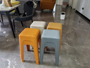 万坤家用凳子塑料凳子加厚家用客厅高凳餐厅凳简约可摞叠特厚圆塑胶凳 (八把装)颜色备注默认发灰色 3.5斤/把加厚款 实拍图