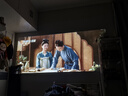 哈趣K2青春版 云台投影仪家用 真1080P 便携智能卧室投影机 （游戏低延迟 210°可调节云台） 实拍图