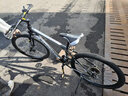 金武端自行车成人山地车公路赛车单车骑行变速超轻越野中学生初中青少年 顶配版-辐条轮-黑白色 26寸21速 实拍图