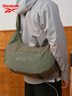 锐步防泼水流浪饺子包 户外通勤旅行单肩斜挎包 可调肩带大容量 灰绿 实拍图